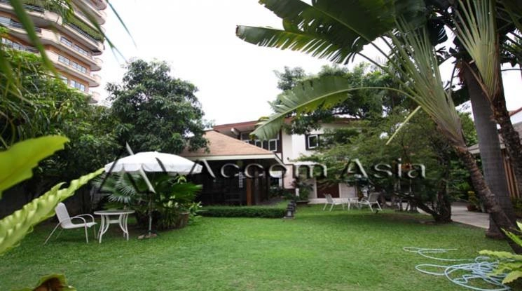 unitHome Office |  4 Bedrooms  House For Rent in Sukhumvit, Bangkok  near BTS Ekkamai (2318653)