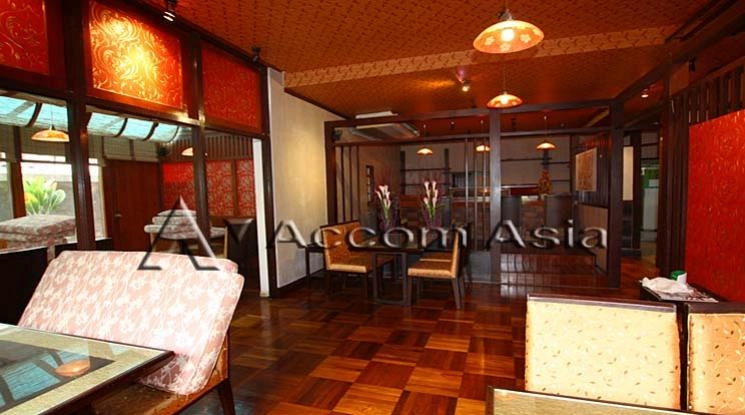 6  4 br House For Rent in Sukhumvit ,Bangkok BTS Ekkamai 2318653