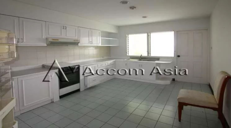 unitPet friendly |  3 Bedrooms  Apartment For Rent in Sukhumvit, Bangkok  near BTS Ekkamai (1518675)