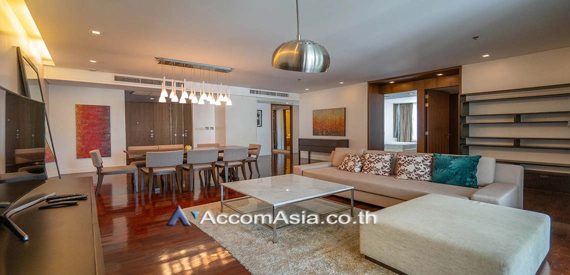 unit 3 Bedrooms  Apartment For Rent in Sukhumvit, Bangkok  near BTS Asok - MRT Sukhumvit (1418678)
