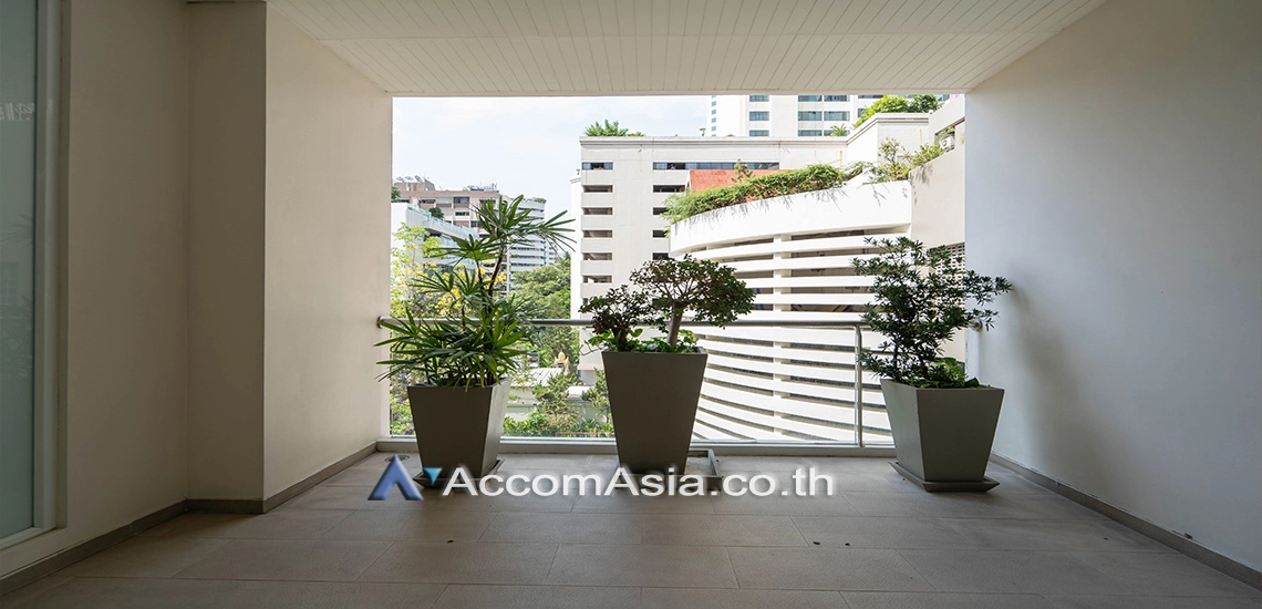  3 Bedrooms  Apartment For Rent in Sukhumvit, Bangkok  near BTS Asok - MRT Sukhumvit (1418678)