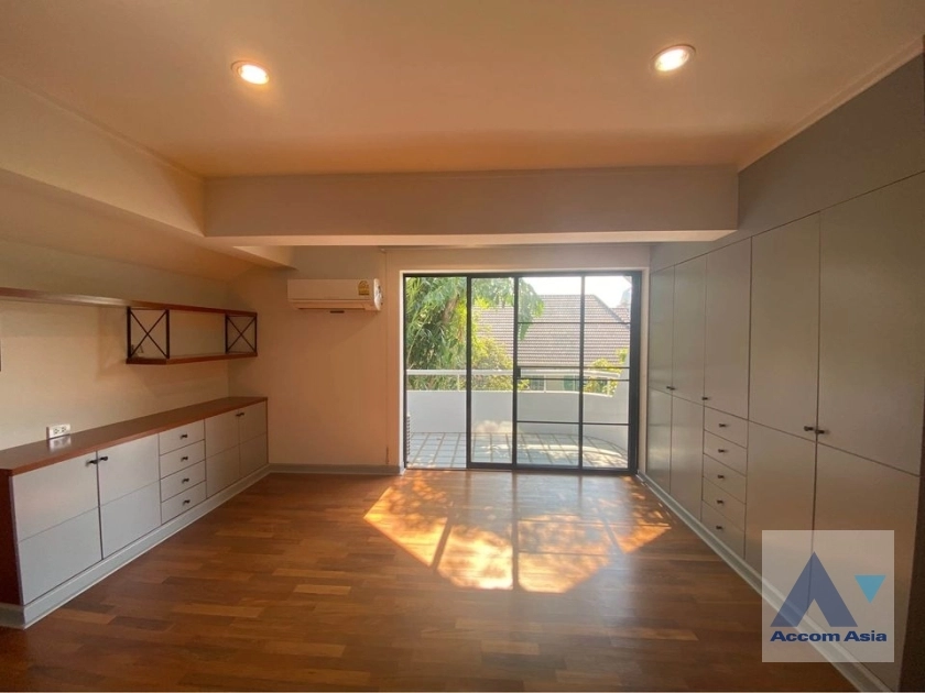 6  4 br House For Rent in Sukhumvit ,Bangkok BTS Thong Lo at Thonglor House Compound 1518685