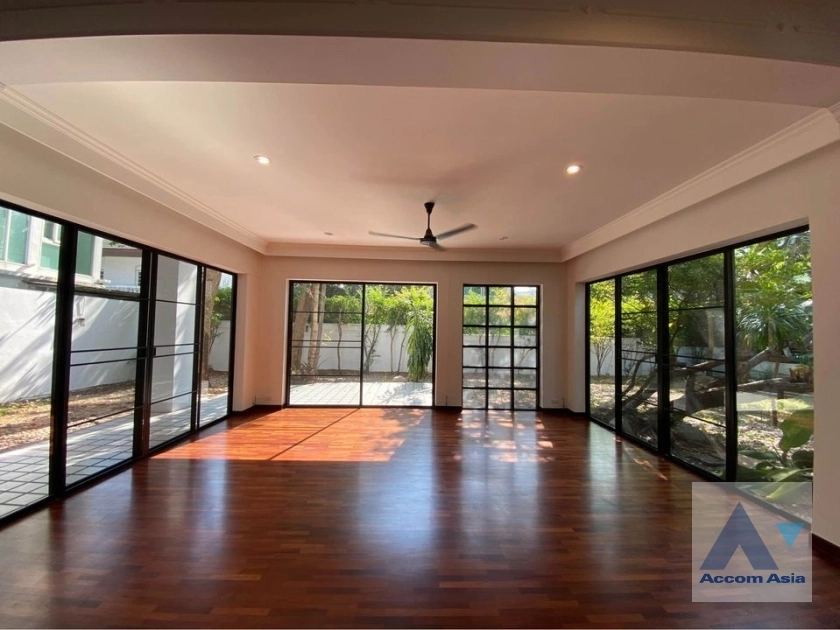  2  4 br House For Rent in Sukhumvit ,Bangkok BTS Thong Lo at Thonglor House Compound 1518685