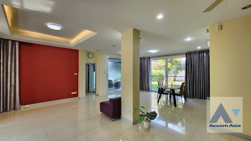 6  4 br House For Rent in Sukhumvit ,Bangkok BTS Thong Lo 1718687