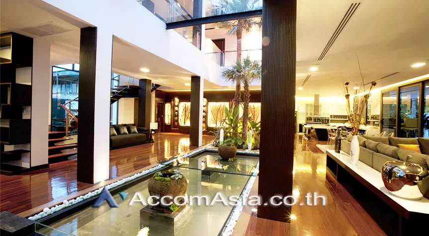 Home Office, Private Swimming Pool, Pet friendly |  4 Bedrooms  House For Sale in Sukhumvit, Bangkok  near BTS Ekkamai (2418794)