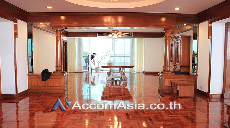 Pet friendly |  3 Bedrooms  Apartment For Rent in Sukhumvit, Bangkok  near BTS Asok - MRT Sukhumvit (1418853)