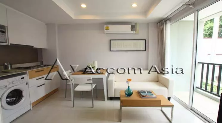 unit 1 Bedroom  Apartment For Rent in Sathorn, Bangkok  near BTS Chong Nonsi (1418902)