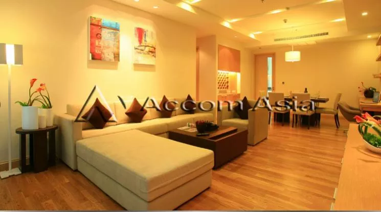  3 Bedrooms  Apartment For Rent in Sukhumvit, Bangkok  near BTS Phrom Phong (1418903)