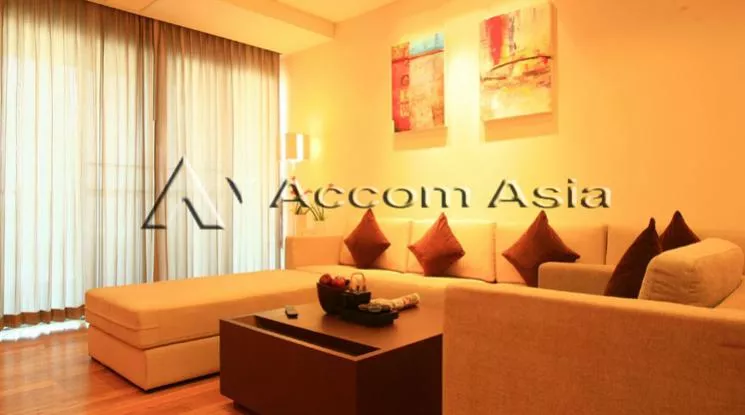  3 Bedrooms  Apartment For Rent in Sukhumvit, Bangkok  near BTS Phrom Phong (1418903)