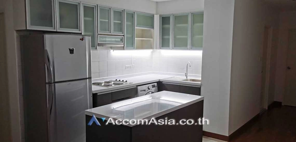 unit 3 Bedrooms  Condominium For Rent in Sukhumvit, Bangkok  near BTS Nana (1518921)