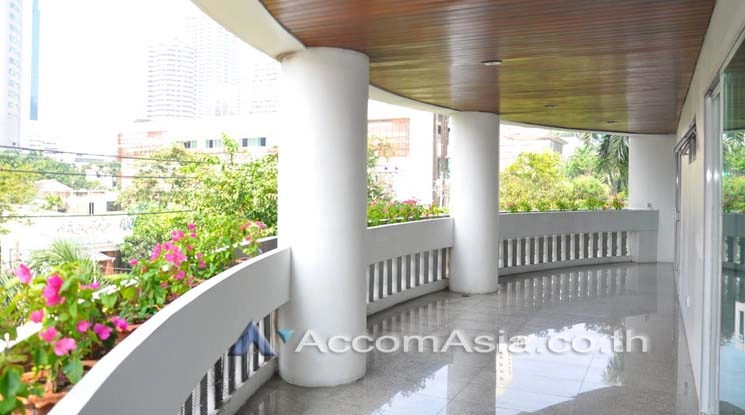 Pet friendly |  4 Bedrooms  Apartment For Rent in Sukhumvit, Bangkok  near BTS Asok - MRT Sukhumvit (1418946)
