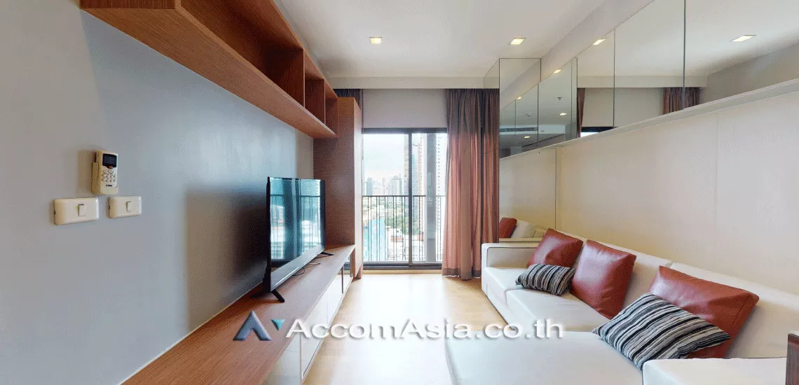  1 Bedroom  Condominium For Rent & Sale in Sukhumvit, Bangkok  near BTS Ekkamai (1518953)