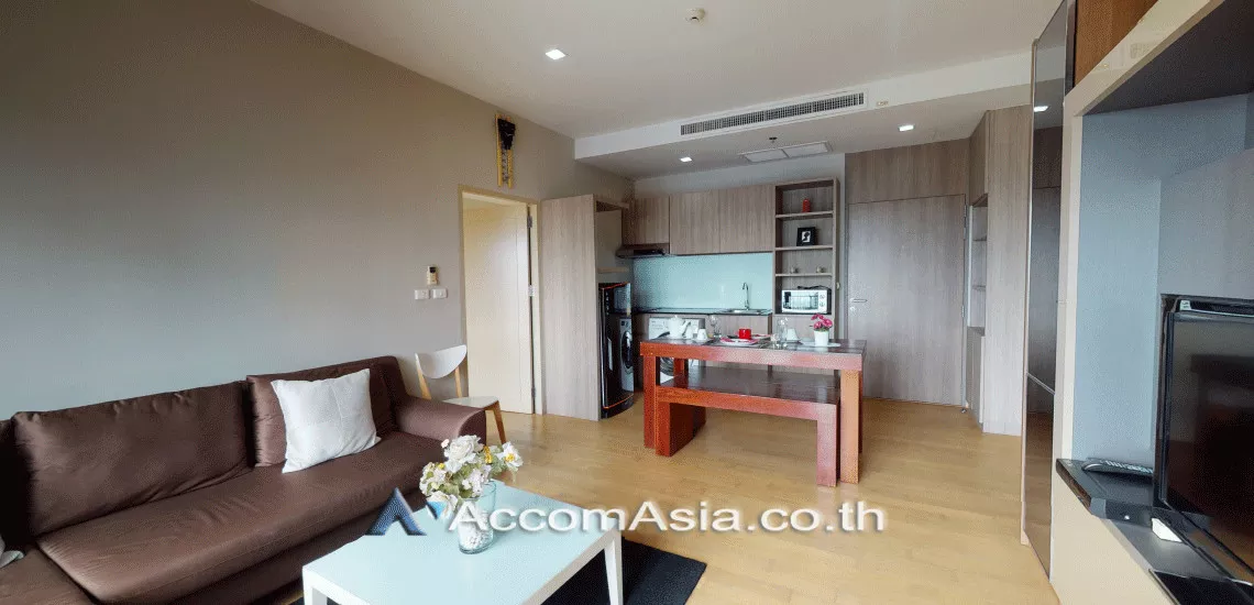  1 Bedroom  Condominium For Rent & Sale in Sukhumvit, Bangkok  near BTS Ekkamai (1518954)