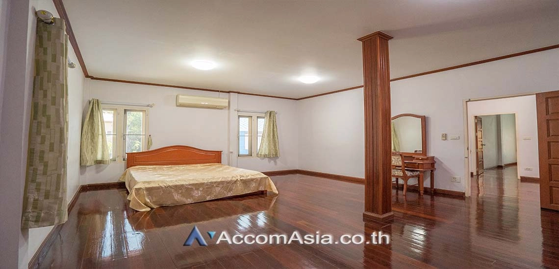 9  3 br House for rent and sale in Sukhumvit ,Bangkok BTS Ekkamai - BTS Phra khanong 1718960