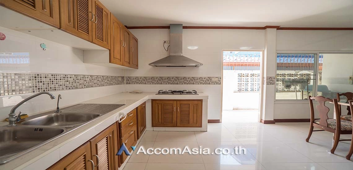 6  3 br House for rent and sale in Sukhumvit ,Bangkok BTS Ekkamai - BTS Phra khanong 1718960