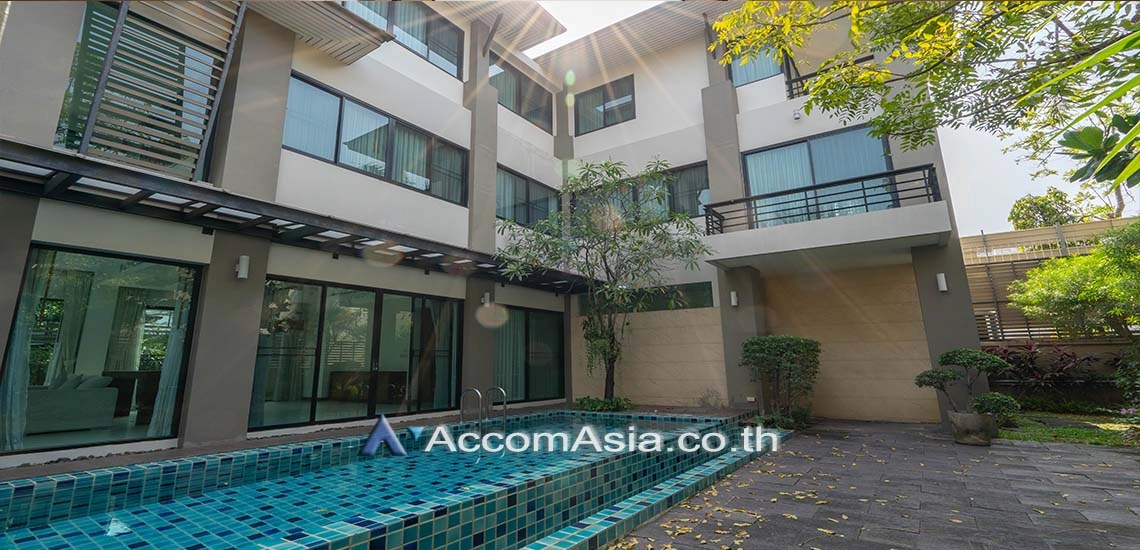 Private Swimming Pool |  Peaceful Living House  3 Bedroom for Sale & Rent BTS Thong Lo in Sukhumvit Bangkok