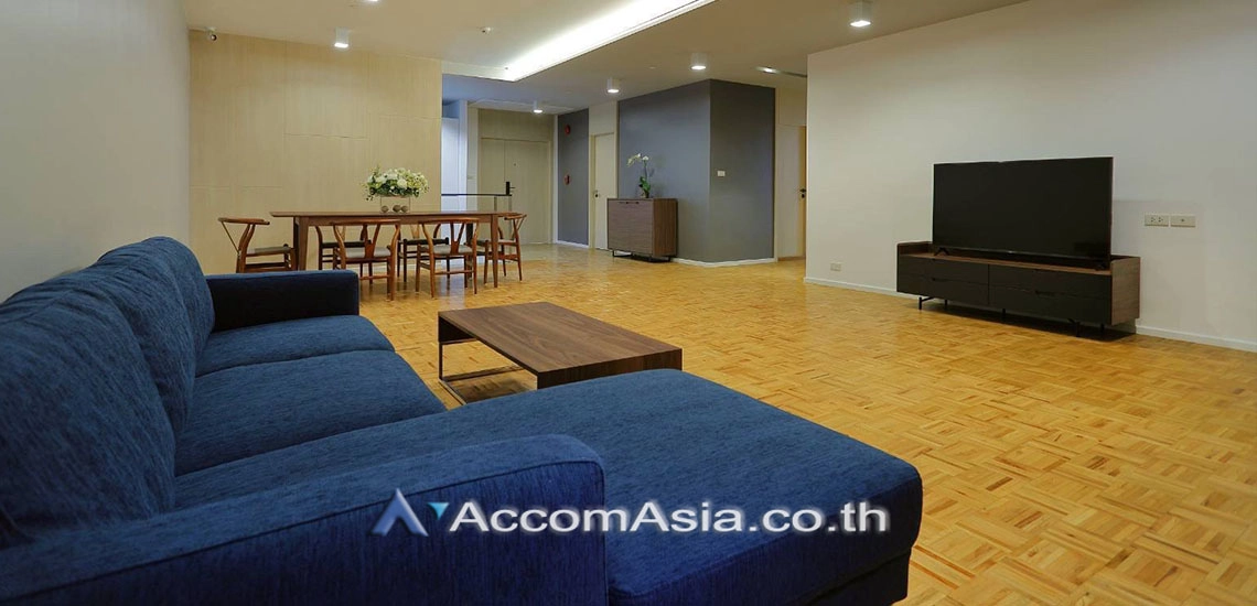 Pet friendly |  High-Rise Serviced Apartment Near The Em District Apartment  2 Bedroom for Sale & Rent BTS Phrom Phong in Sukhumvit Bangkok