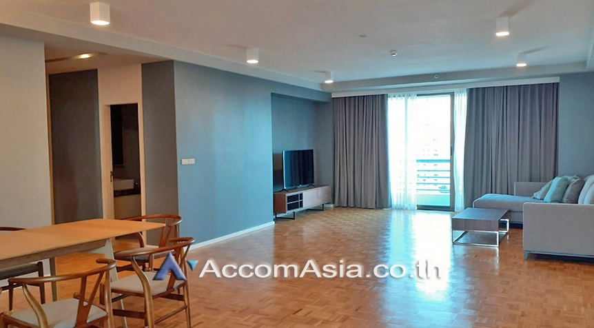 Pet friendly |  High-Rise Serviced Apartment Near The Em District Apartment  3 Bedroom for Sale & Rent BTS Phrom Phong in Sukhumvit Bangkok