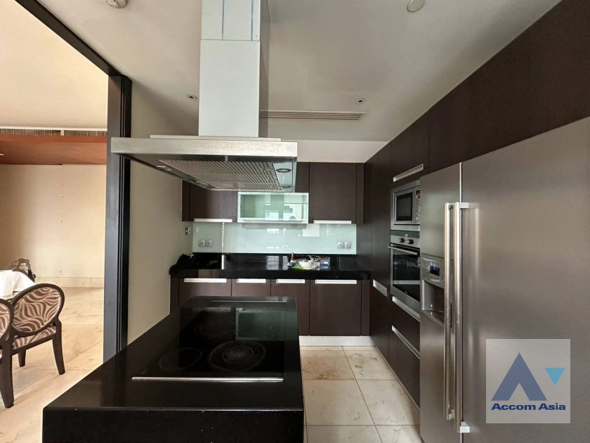 unitSpacious Unit with Large Balcony & City View ( 1519068 )