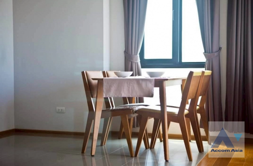 unit 2 Bedrooms  Condominium For Rent & Sale in Phaholyothin, Bangkok  near BTS Ari (1519086)