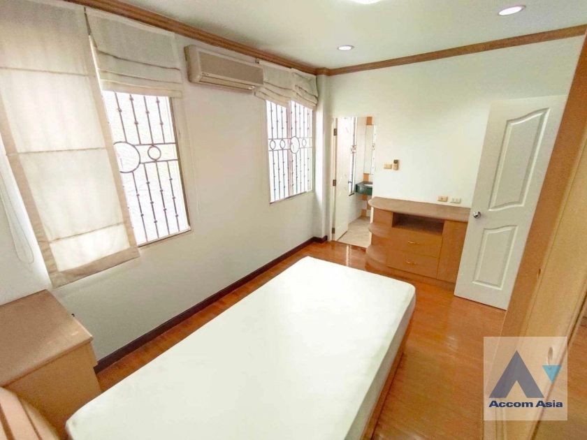 17  4 br House for rent and sale in Sukhumvit ,Bangkok BTS Thong Lo at Baan Klang Krung Thonglor 2519096