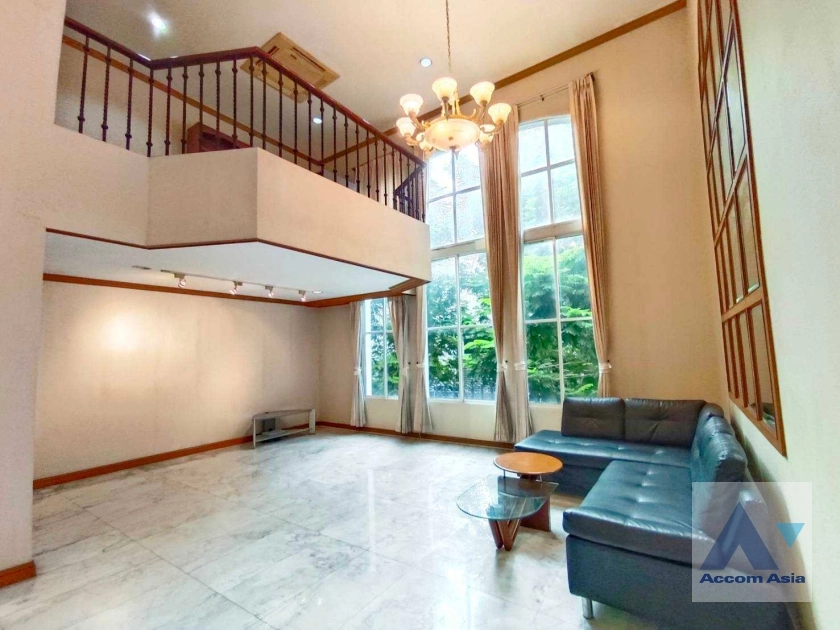 Pet friendly |  Baan Klang Krung Thonglor House  4 Bedroom for Sale & Rent BTS Thong Lo in Sukhumvit Bangkok