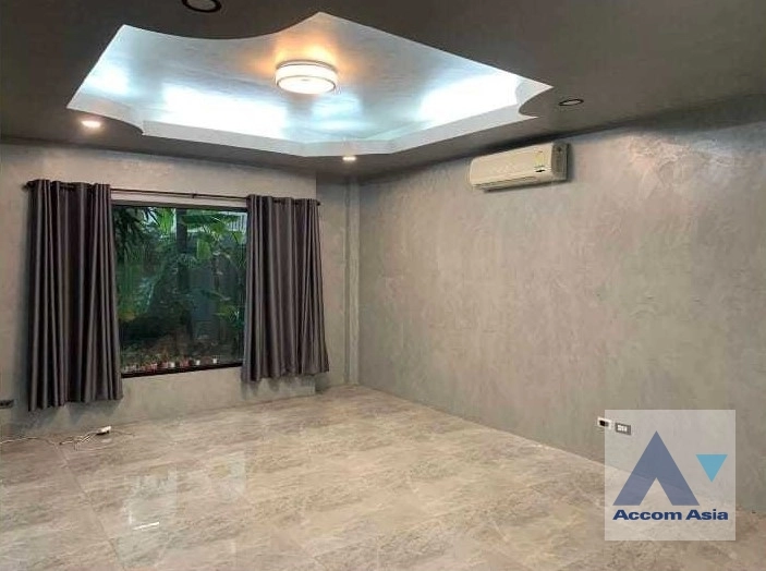  1  3 br House for rent and sale in Pattanakarn ,Bangkok  at Noble Thara Phatthanakan Village 1819105