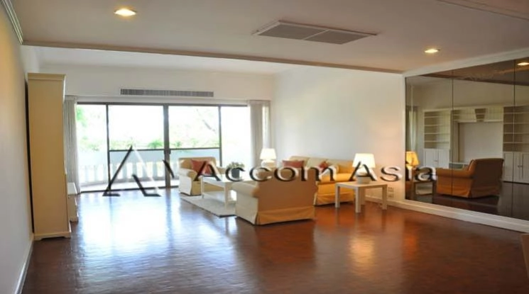 unitBright apartment with garden balcony and open layout (1519111)