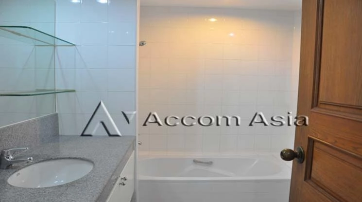 9  3 br Apartment For Rent in Sathorn ,Bangkok BTS Chong Nonsi at Kid Friendly Place Short Walk to Nang Linchi Road 1519111