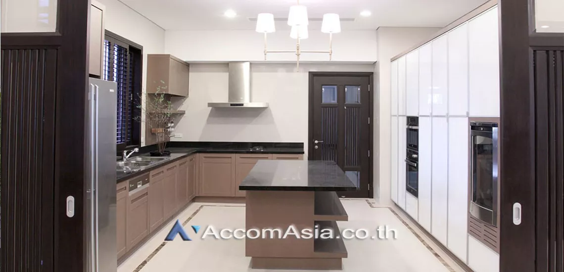 6  4 br House For Rent in Sukhumvit ,Bangkok BTS Asok - MRT Sukhumvit at House with pool Exclusive compound 1819116