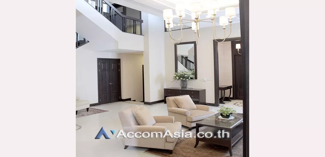 5  4 br House For Rent in Sukhumvit ,Bangkok BTS Asok - MRT Sukhumvit at House with pool Exclusive compound 1819116