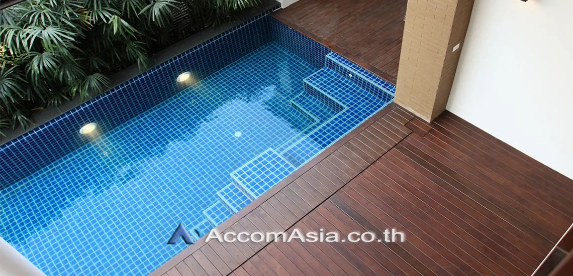  1  4 br House For Rent in Sukhumvit ,Bangkok BTS Asok - MRT Sukhumvit at House with pool Exclusive compound 1819116