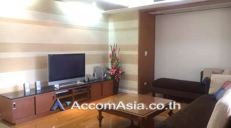  3 Bedrooms  Condominium For Rent & Sale in Sukhumvit, Bangkok  near BTS Phrom Phong (1519142)