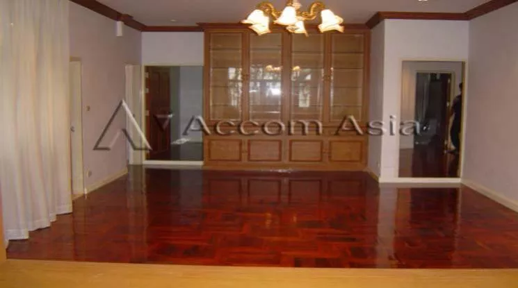 4  3 br House for rent and sale in Sukhumvit ,Bangkok BTS Ekkamai 90301