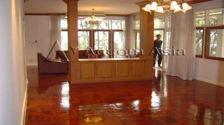 6  3 br House for rent and sale in Sukhumvit ,Bangkok BTS Ekkamai 90301