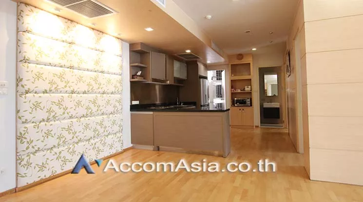 unit 3 Bedrooms  Condominium For Rent in Sukhumvit, Bangkok  near BTS Ekkamai (1519209)