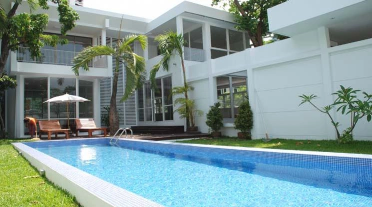  2  4 br House for rent and sale in Sukhumvit ,Bangkok BTS Thong Lo 90304