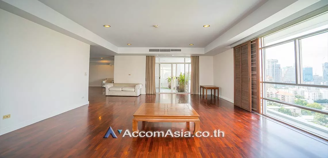  3 Bedrooms  Condominium For Rent in Sukhumvit, Bangkok  near BTS Ekkamai (1519223)