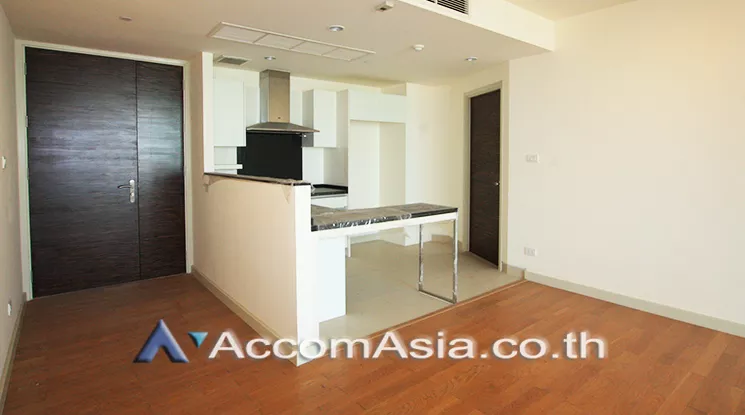  2 Bedrooms  Condominium For Rent & Sale in Charoennakorn, Bangkok  near BTS Krung Thon Buri (1519257)