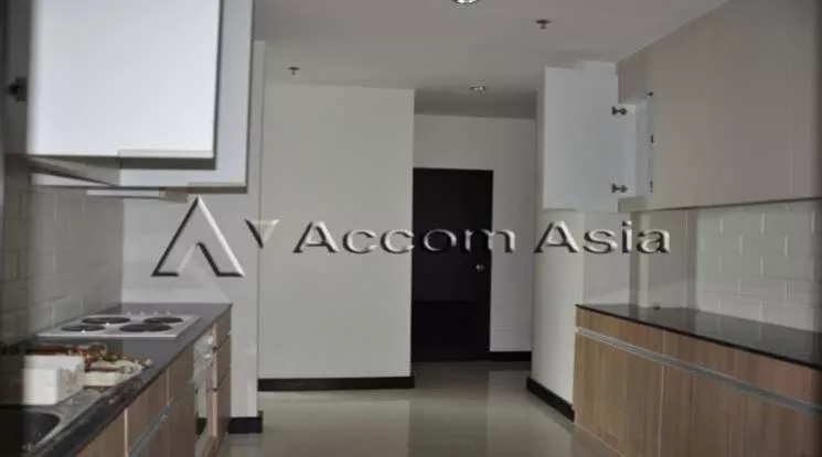 5  3 br Apartment For Rent in Sukhumvit ,Bangkok BTS Ekkamai at High-Rise Living with a Large Balcony Apartment in Ekkamai 1419349