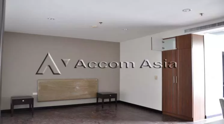 8  3 br Apartment For Rent in Sukhumvit ,Bangkok BTS Ekkamai at High-Rise Living with a Large Balcony Apartment in Ekkamai 1419349