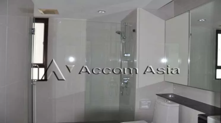 9  3 br Apartment For Rent in Sukhumvit ,Bangkok BTS Ekkamai at High-Rise Living with a Large Balcony Apartment in Ekkamai 1419349