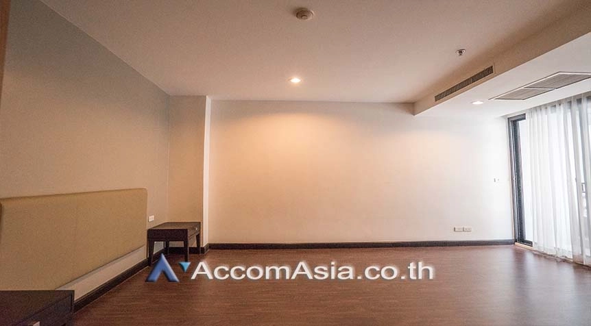 7  4 br Apartment For Rent in Sukhumvit ,Bangkok BTS Ekkamai at High-Rise Living with a Large Balcony Apartment in Ekkamai 1419350