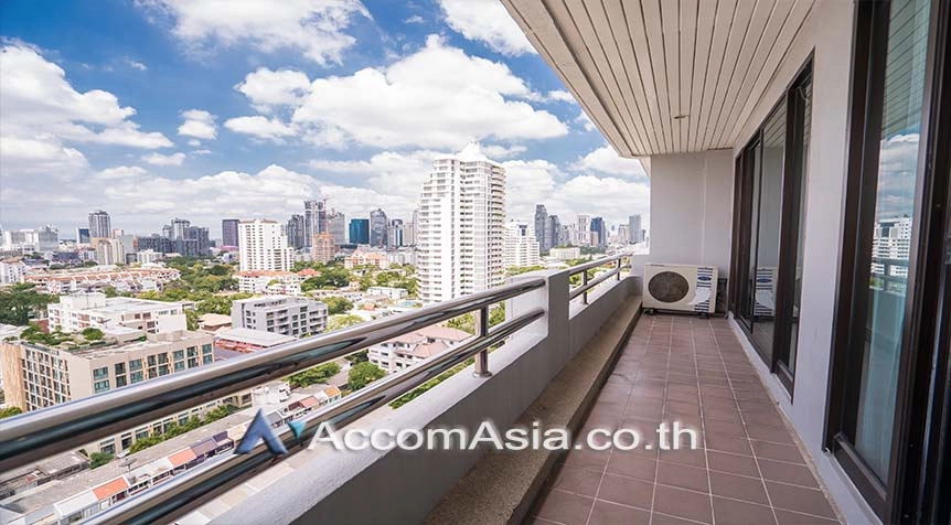 5  4 br Apartment For Rent in Sukhumvit ,Bangkok BTS Ekkamai at High-Rise Living with a Large Balcony Apartment in Ekkamai 1419350