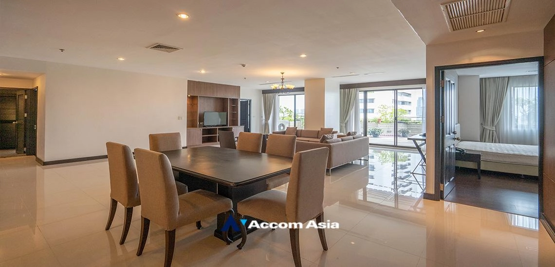 6  4 br Apartment For Rent in Sukhumvit ,Bangkok BTS Ekkamai at High-Rise Living with a Large Balcony Apartment in Ekkamai 1419351
