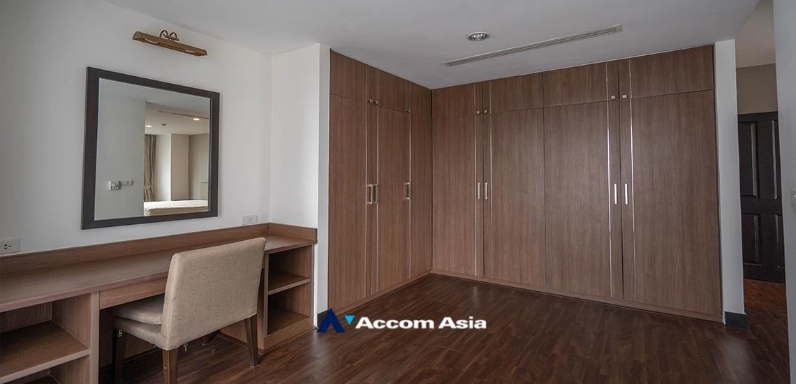 11  4 br Apartment For Rent in Sukhumvit ,Bangkok BTS Ekkamai at High-Rise Living with a Large Balcony Apartment in Ekkamai 1419351