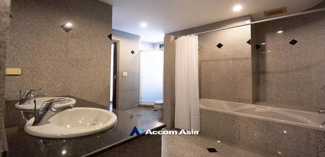 14  4 br Apartment For Rent in Sukhumvit ,Bangkok BTS Ekkamai at Comfort living and well service 1419351
