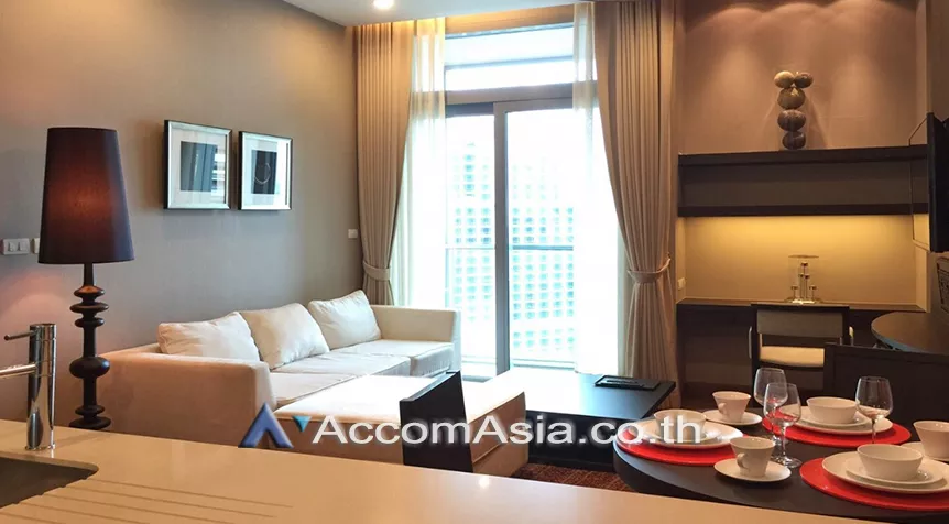  1 Bedroom  Condominium For Rent & Sale in Ploenchit, Bangkok  near BTS Ploenchit (1519364)