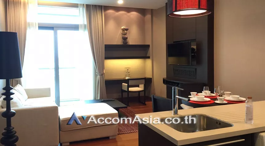 unit 1 Bedroom  Condominium For Rent & Sale in Ploenchit, Bangkok  near BTS Ploenchit (1519364)