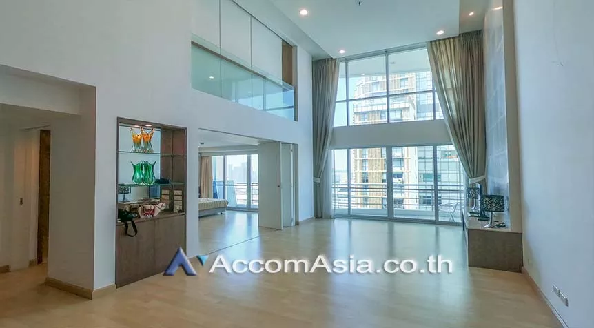 Double High Ceiling, Duplex Condo | The Rajdamri Condominium  2 Bedroom for Sale & Rent BTS Ratchadamri in Ploenchit Bangkok